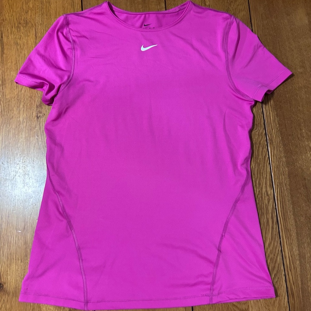 Nike Women's Fuchsia Short Sleeve Tee